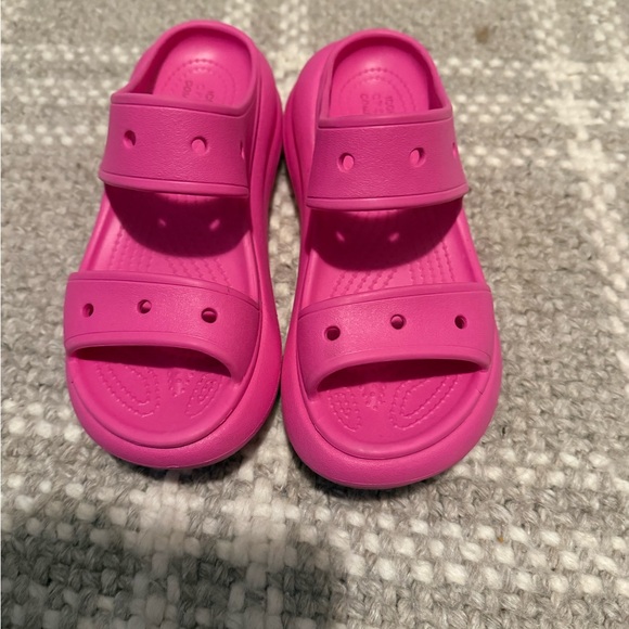 CROCS Kids Fuchsia Slide Sandals - Picture 2 of 3